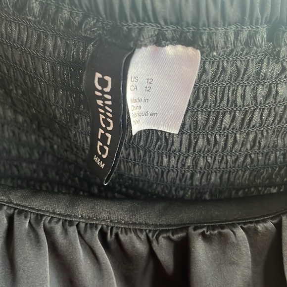 H&M black square neck smocked back cropped top - Picture 10 of 10